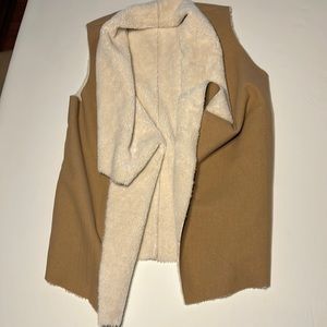 Splendid camel vest size medium
